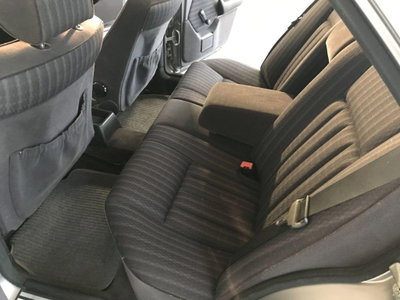Mercedes-Benz Classe E 200 Executive (11)