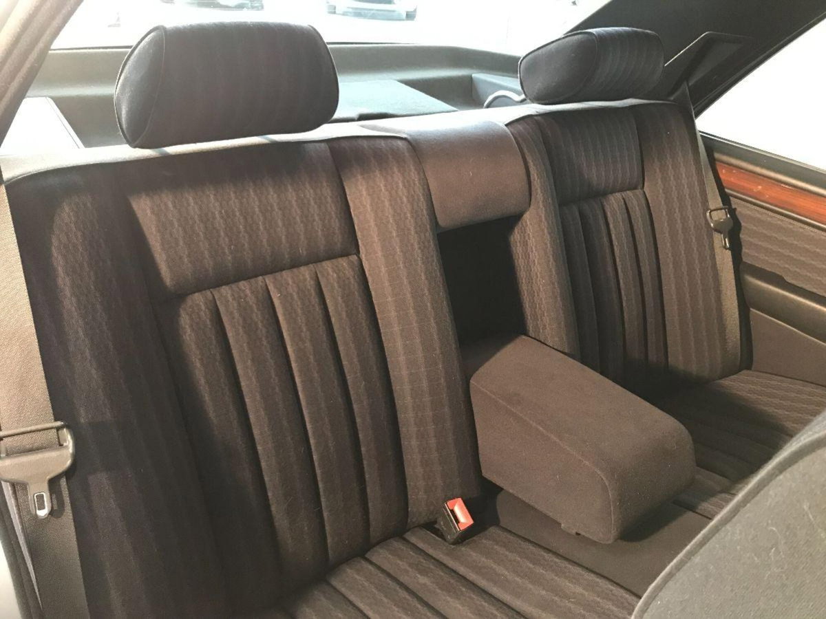Mercedes-Benz Classe E 200 Executive (12)