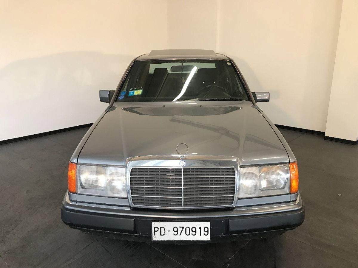 Mercedes-Benz Classe E 200 Executive (2)