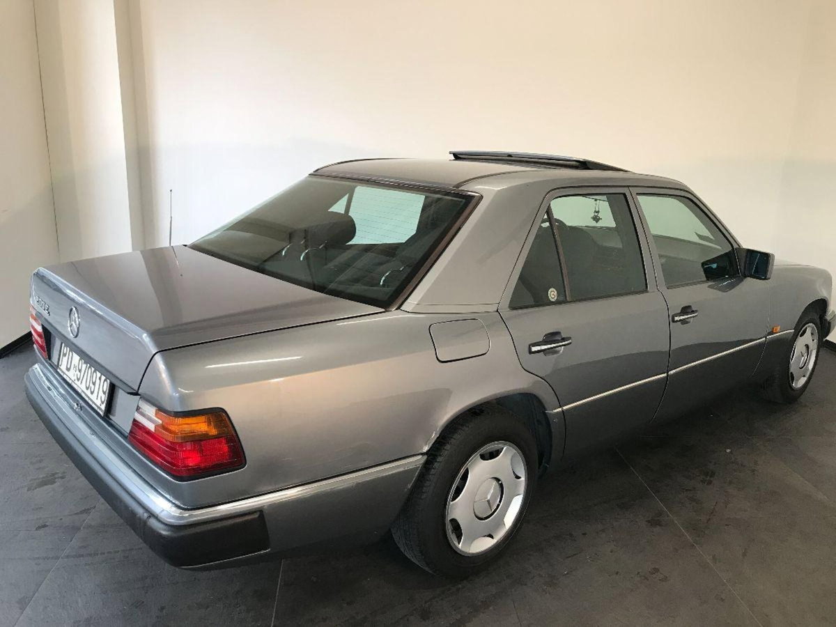Mercedes-Benz Classe E 200 Executive (4)