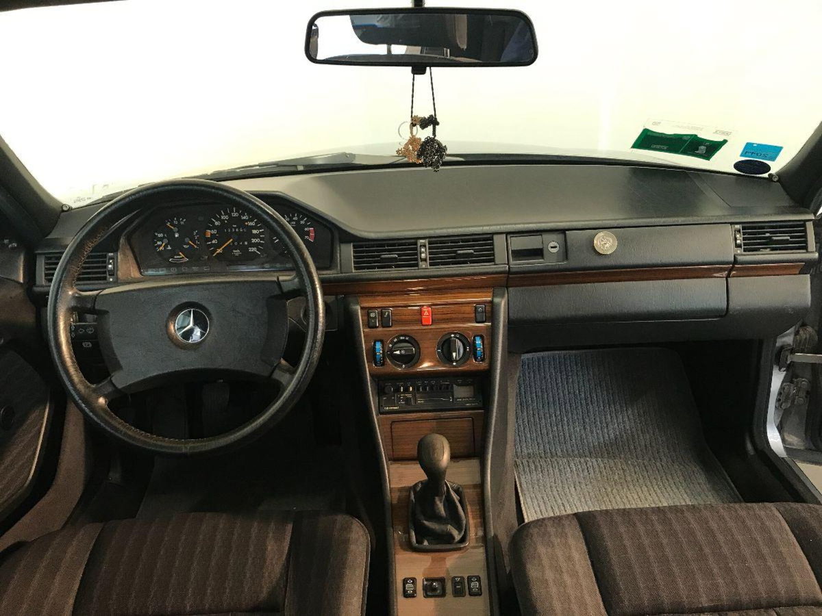 Mercedes-Benz Classe E 200 Executive (6)