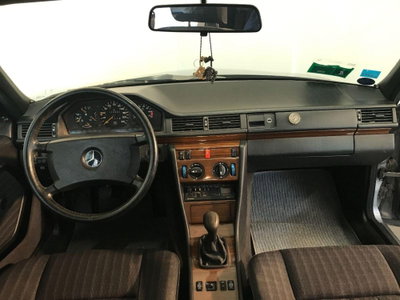 Mercedes-Benz Classe E 200 Executive (6)