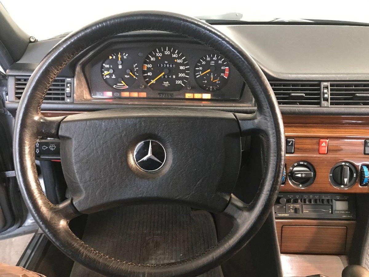 Mercedes-Benz Classe E 200 Executive (7)