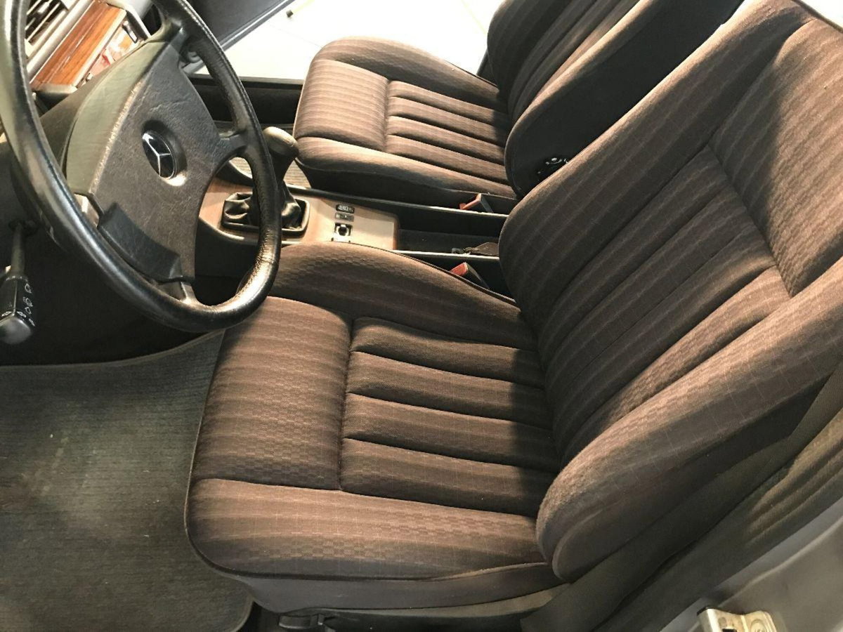Mercedes-Benz Classe E 200 Executive (9)