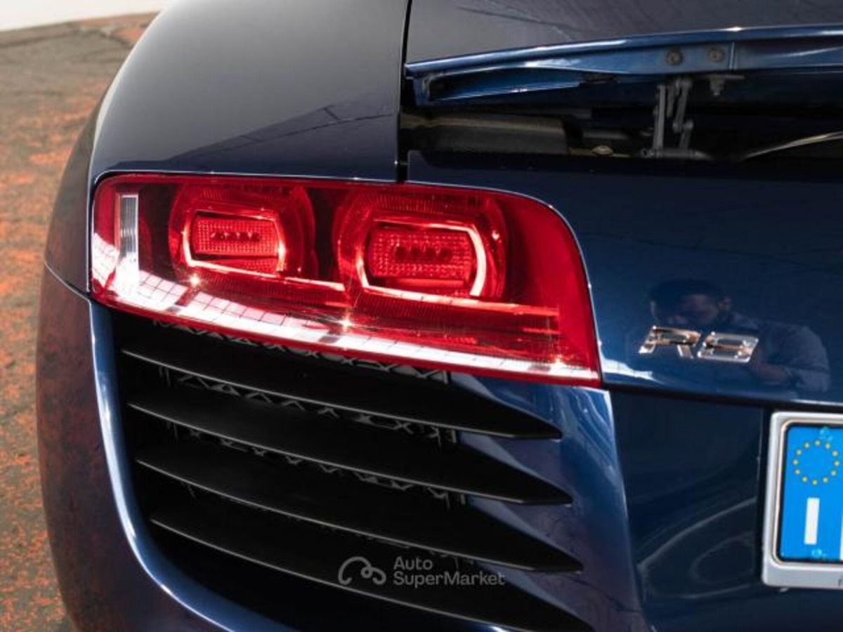 Audi R8 Coupé 4.2 V8 FSI quattro (8)