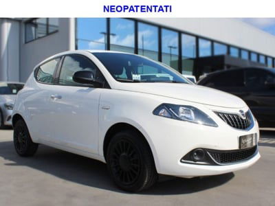 Lancia Ypsilon 1.0 FireFly 5 porte S&S Hybrid Silver Plus usata