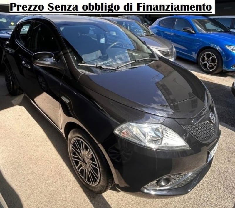 Lancia Ypsilon 1.2 69 CV 5 porte Gold