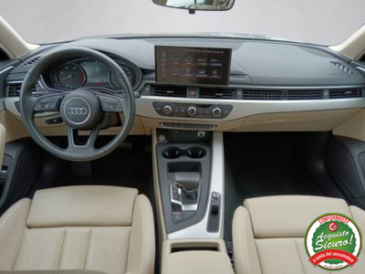 Audi A4 Avant 30 TDI/136 CV S tronic Business Advanced (15)