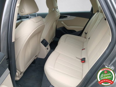 Audi A4 Avant 30 TDI/136 CV S tronic Business Advanced (9)