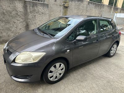 Toyota Auris 1.4 D-4D 5 porte Sol usata