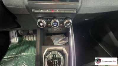 Renault Clio 1.0 eco-g Techno 100cv (12)