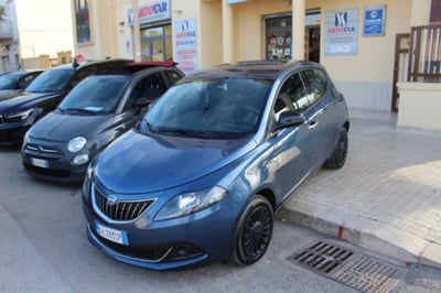 Lancia Ypsilon 1.0 FireFly 5 porte S&S Hybrid Silver Plus usata
