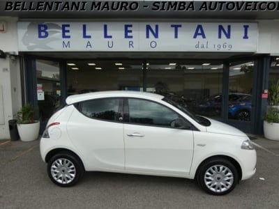 Lancia Ypsilon 0.9 TwinAir 85 CV 5 porte Metano Ecochic Gold usata