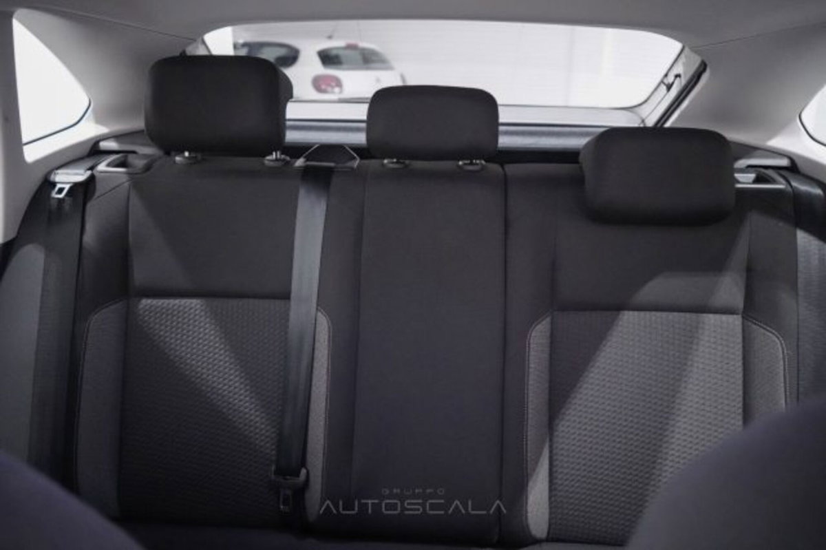Volkswagen Taigo 1.0 TSI 110 CV DSG Life (18)