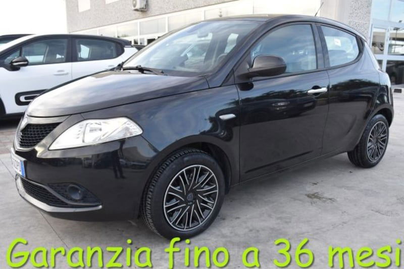 Lancia Ypsilon 1.2 69 CV 5 porte Gold