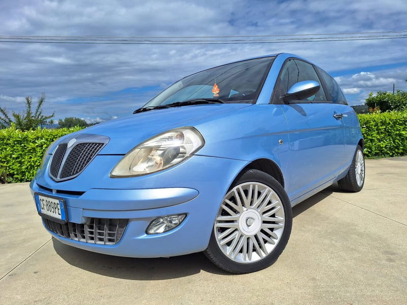 Lancia Ypsilon 16V Oro 100
