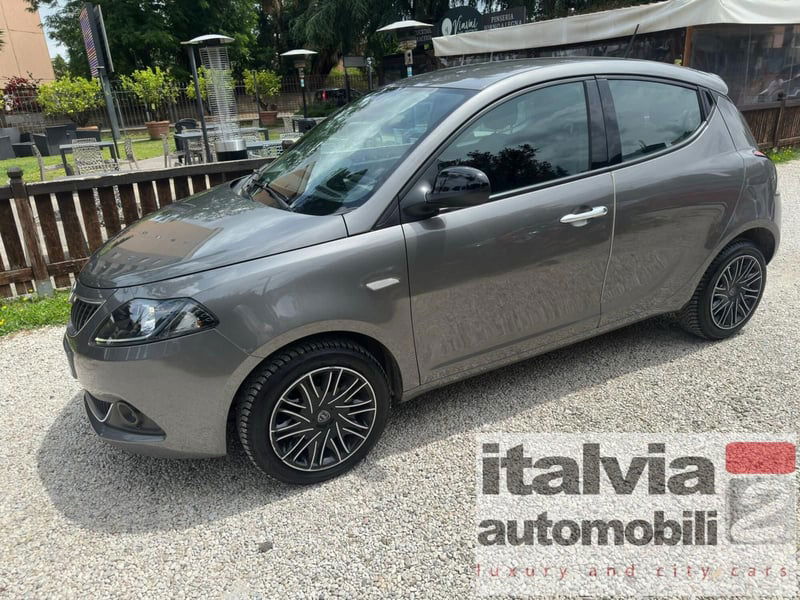 Lancia Ypsilon 1.0 FireFly 5 porte S&S Hybrid Gold Plus