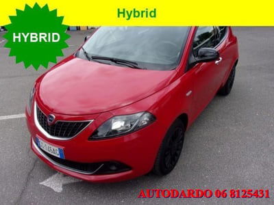Lancia Ypsilon 1.0 FireFly 5 porte S&S Hybrid Ecochic Silver usata