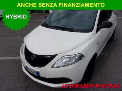 Lancia Ypsilon 1.0 FireFly 5 porte S&S Hybrid Ecochic Silver usata
