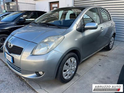 Toyota Yaris 16V cat 5 porte Sol usata