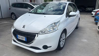 Peugeot 208 HDi 68 CV 5 porte Mix usata