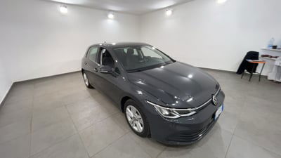 Volkswagen Golf 1.0 eTSI EVO DSG Life usata