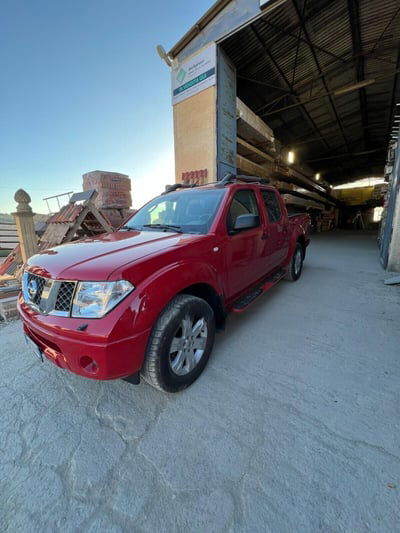 Nissan Navara 2.5 dCi 4 porte Double Cab SE usato