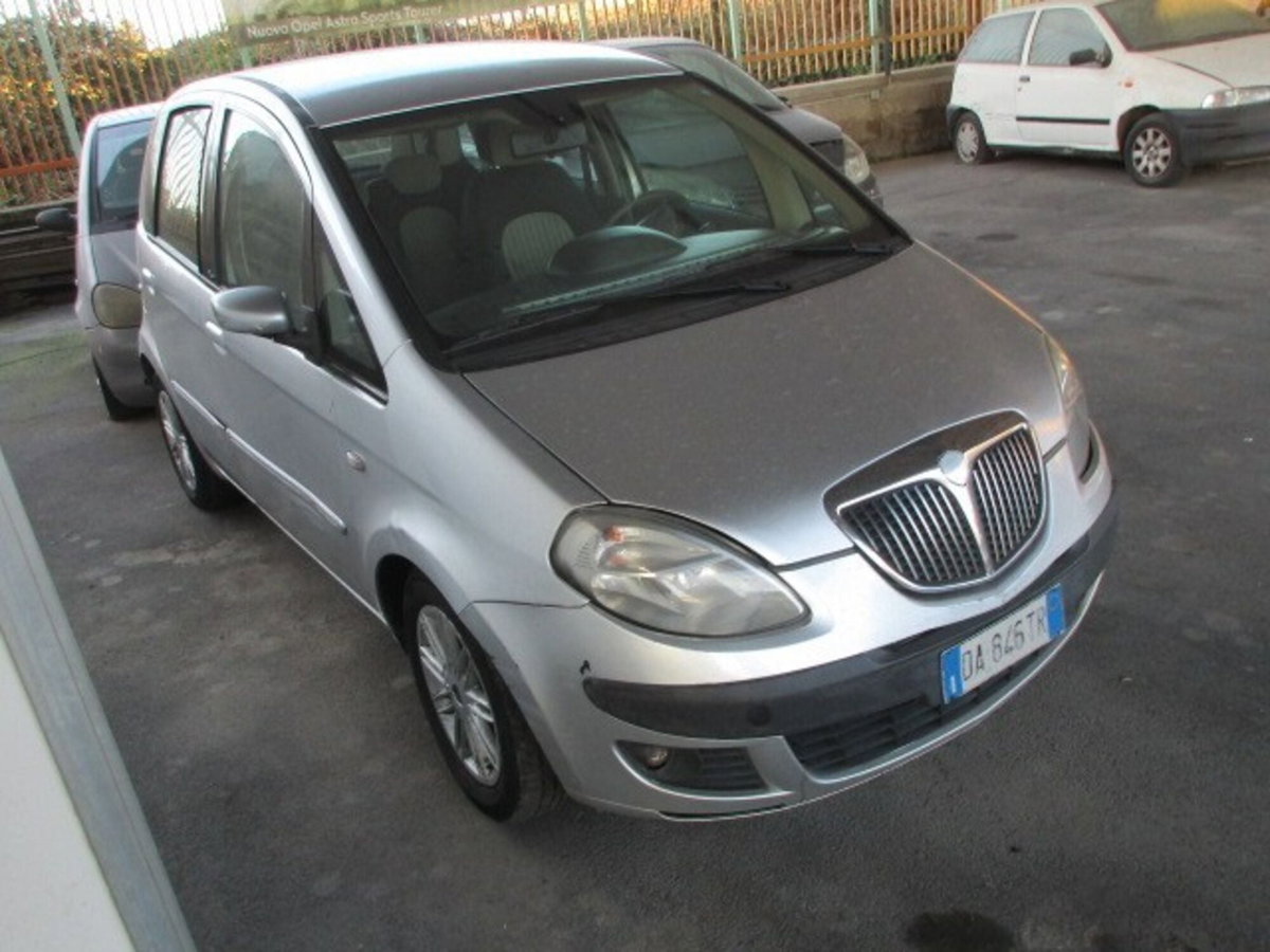 Lancia Musa Multijet 16V Oro (2)
