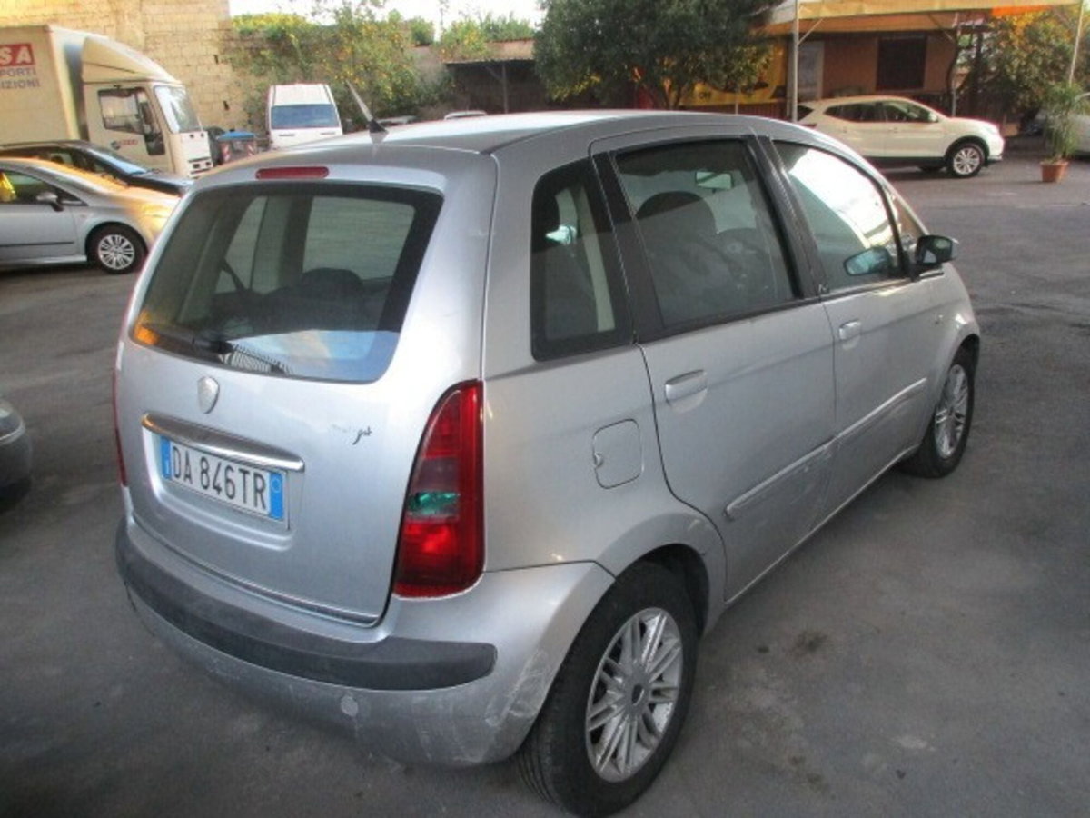 Lancia Musa Multijet 16V Oro (4)