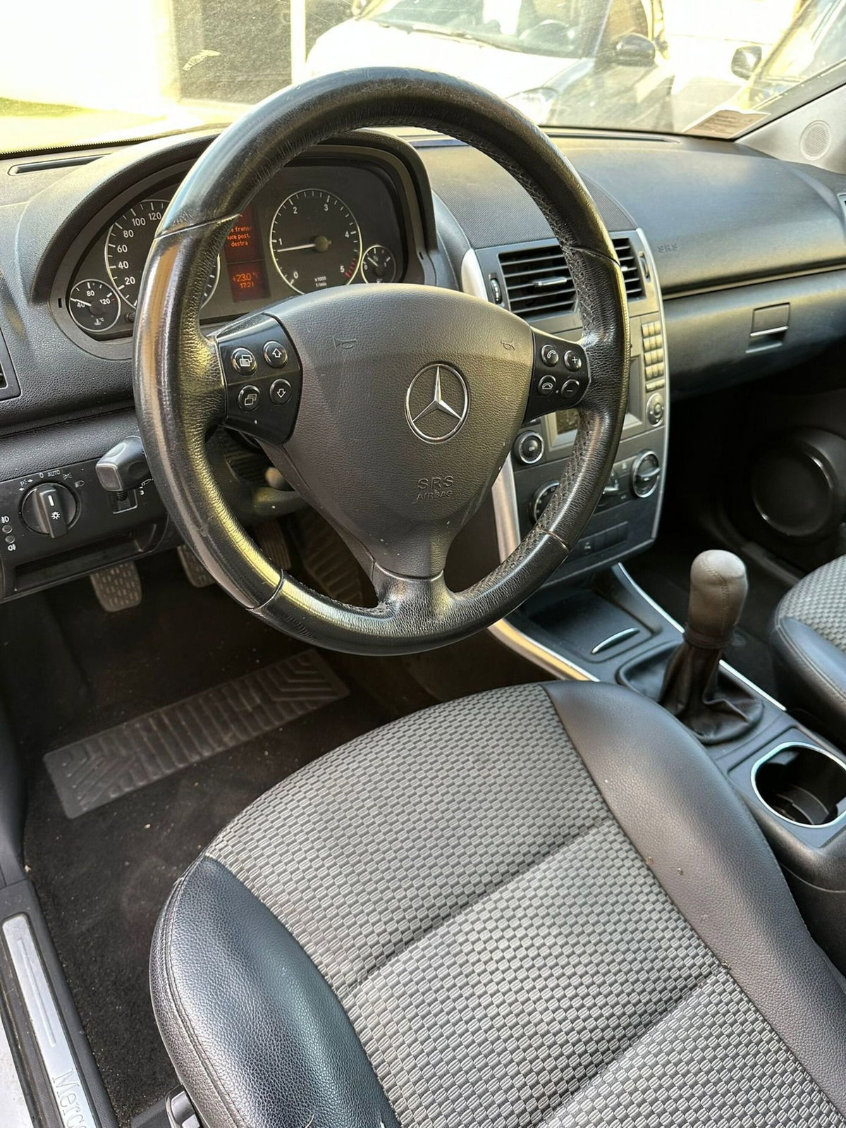 Mercedes-Benz Classe A 180 CDI Avantgarde (8)