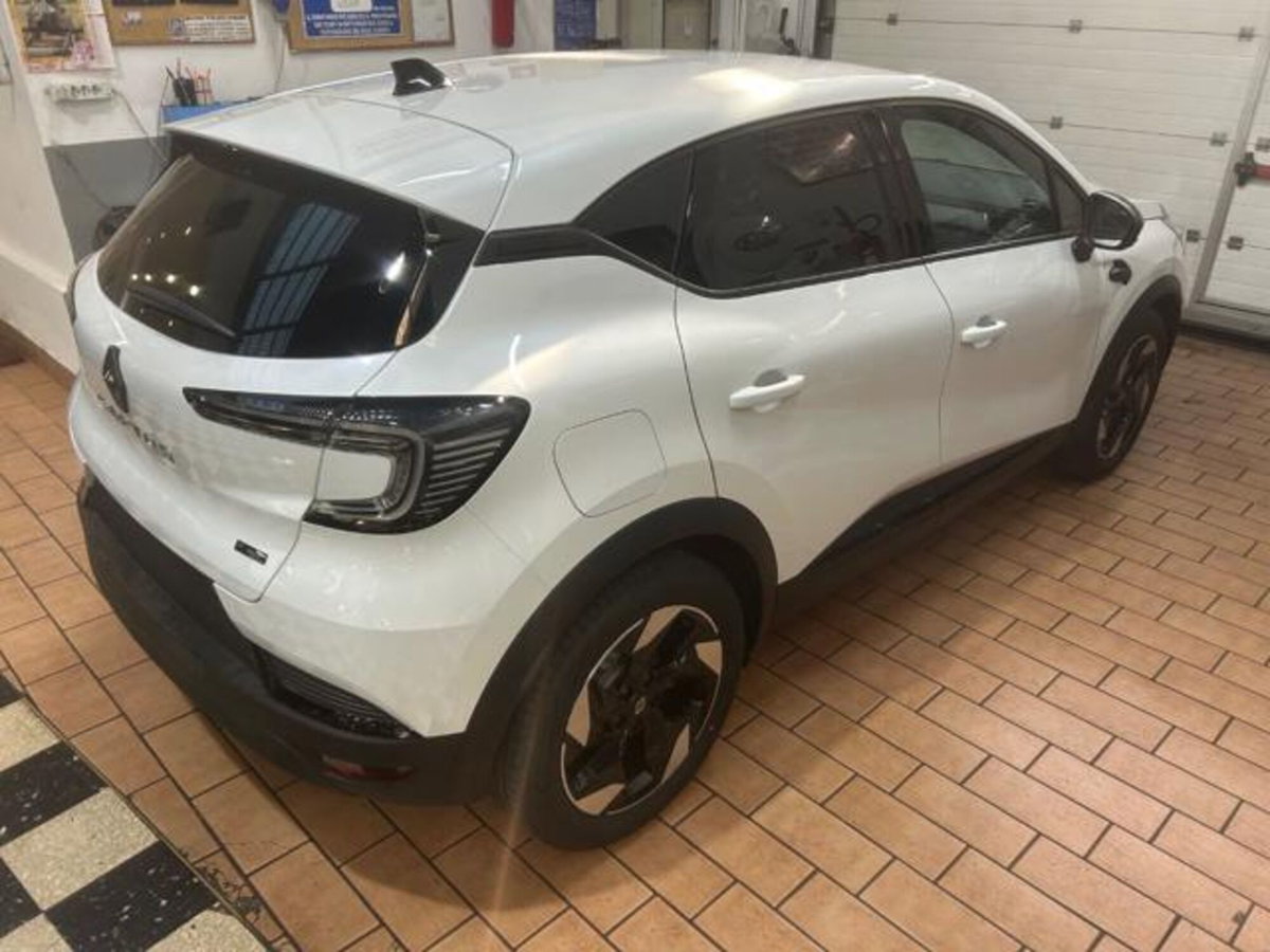 Renault Captur 1.8 full hybrid Techno 160cv auto (3)