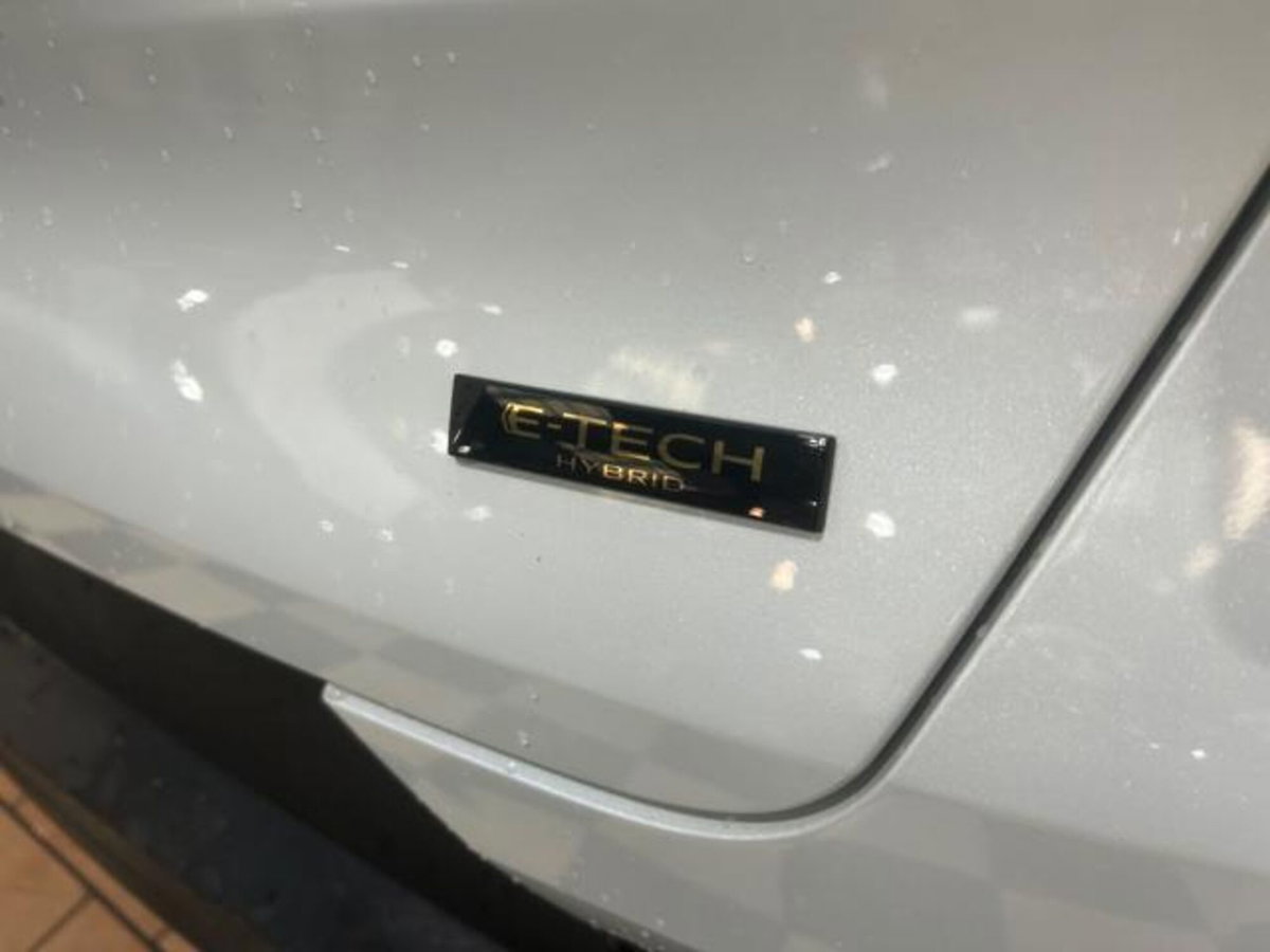 Renault Captur 1.8 full hybrid Techno 160cv auto (4)