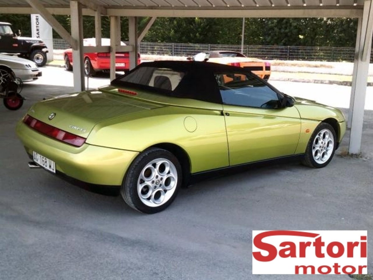 Alfa Romeo Spider 2.0i 16V Twin Spark cat (2)