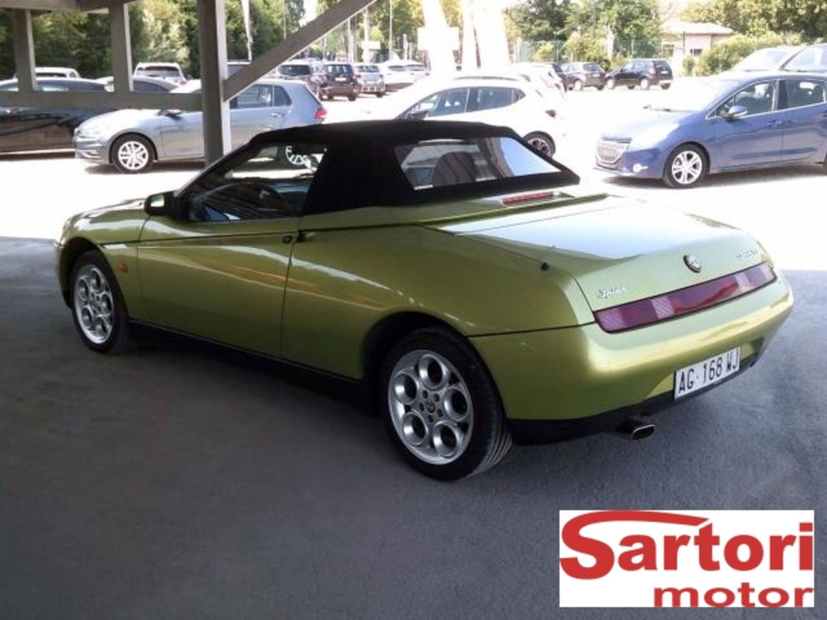 Alfa Romeo Spider 2.0i 16V Twin Spark cat (3)