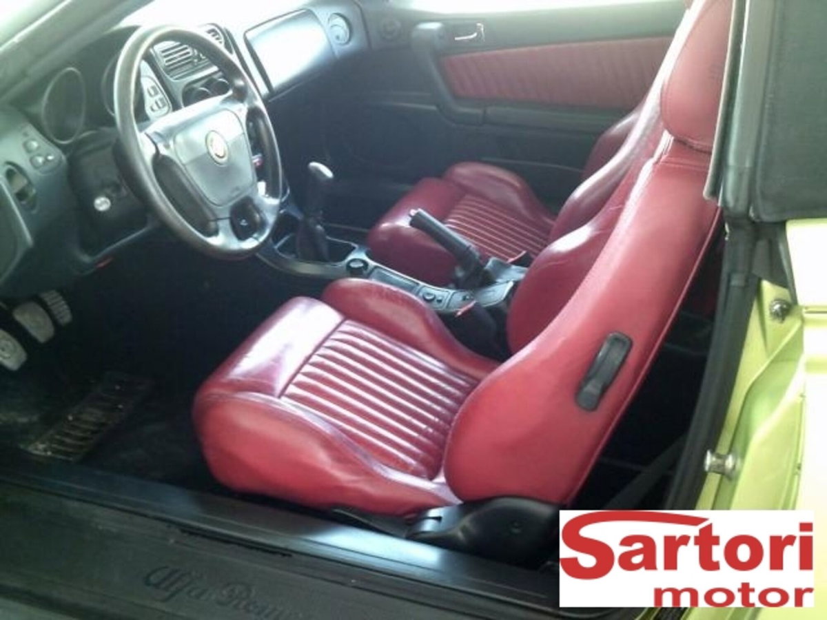 Alfa Romeo Spider 2.0i 16V Twin Spark cat (4)