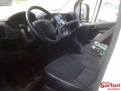 Peugeot Boxer Furgone 333 2.2 HDi/130CV FAP PM-TM Combi Comfort (2)