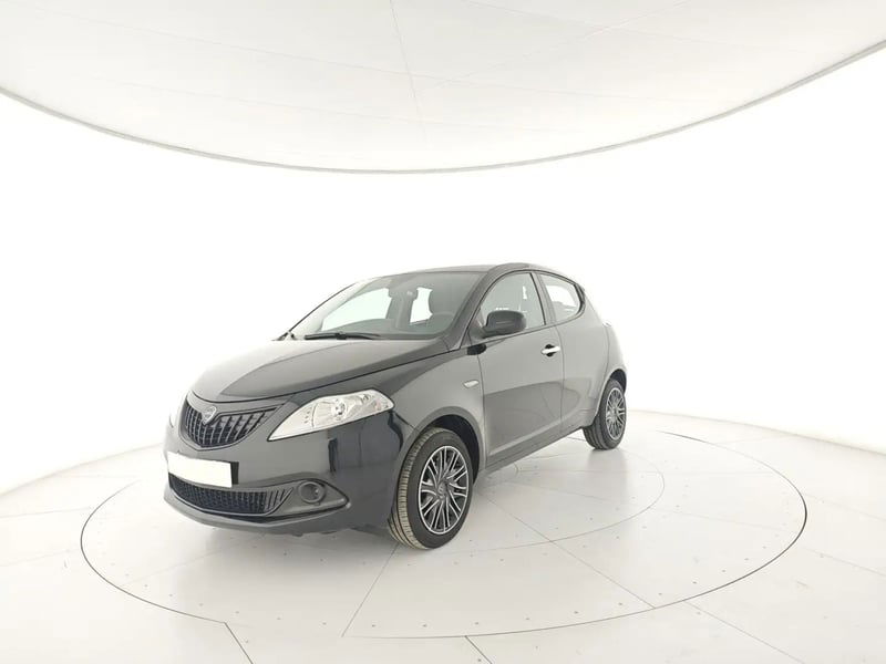 Lancia Ypsilon 1.0 FireFly 5 porte S&S Hybrid Ecochic Silver
