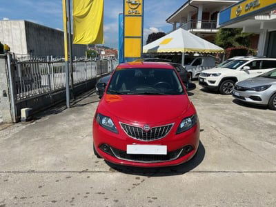 Lancia Ypsilon 1.0 FireFly 5 porte S&S Hybrid Ecochic Silver usata