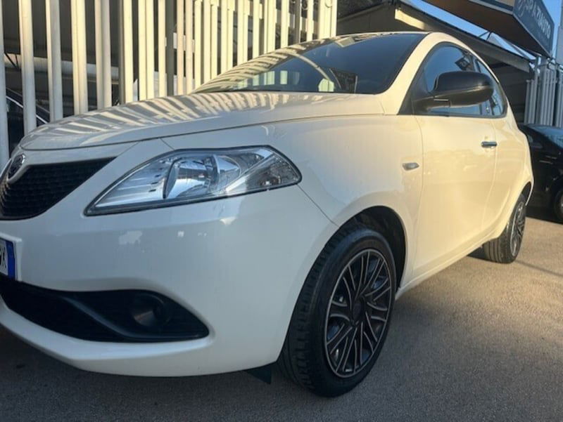 Lancia Ypsilon 1.2 69 CV 5 porte GPL Ecochic Platinum