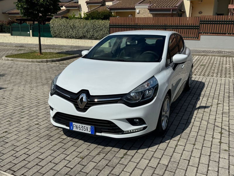 Renault Clio 1.2 75 CV 5 porte Duel