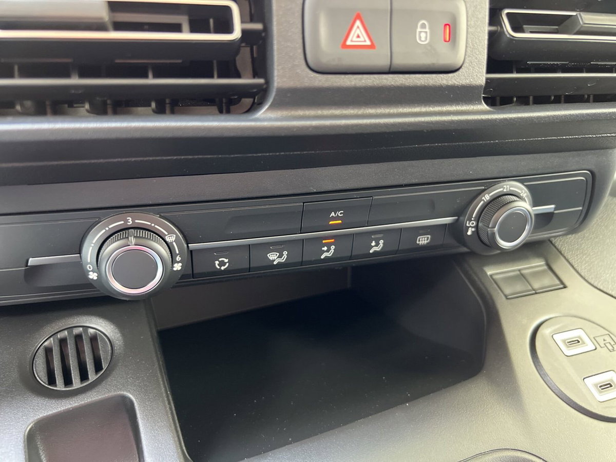 Fiat Doblò combi N1 1.5 diesel 130cv auto (13)