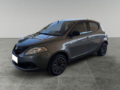 Lancia Ypsilon 1.0 FireFly 5 porte S&S Hybrid Ecochic Silver usata