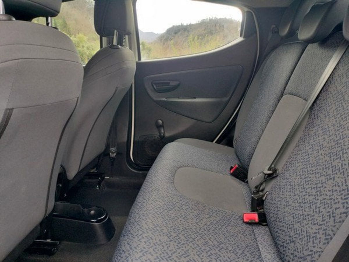 Lancia Ypsilon 1.0 FireFly 5 porte S&S Hybrid Ecochic Silver (16)