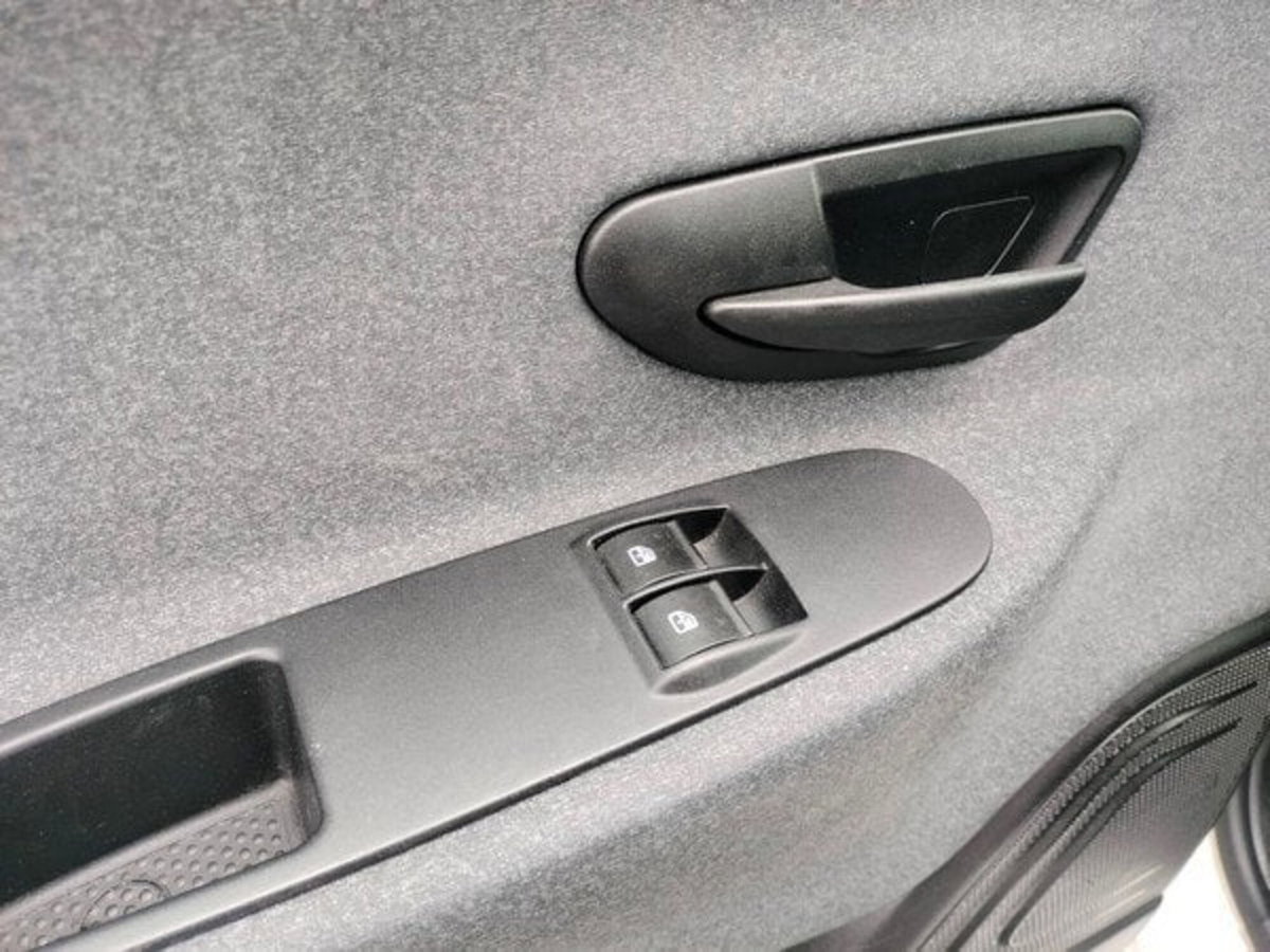 Lancia Ypsilon 1.0 FireFly 5 porte S&S Hybrid Ecochic Silver (9)