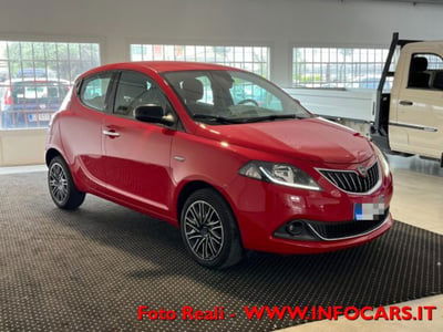 Lancia Ypsilon 1.0 FireFly 5 porte S&S Hybrid Ecochic Gold usata
