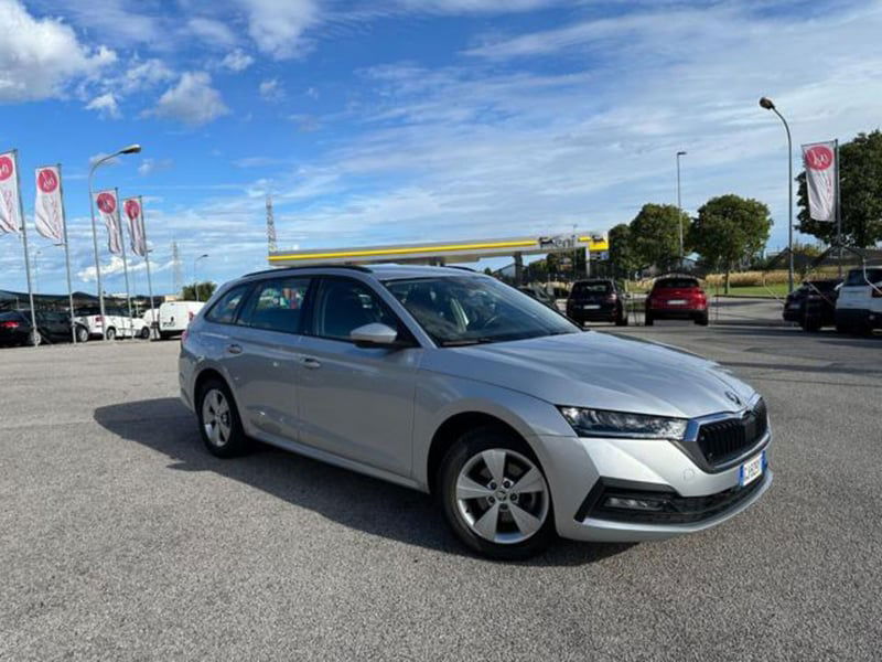 Skoda Octavia Station Wagon 2.0 TDI EVO SCR DSG Wagon Executive