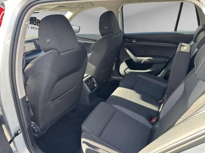 Skoda Octavia Station Wagon 2.0 TDI EVO SCR DSG Wagon Executive (10)