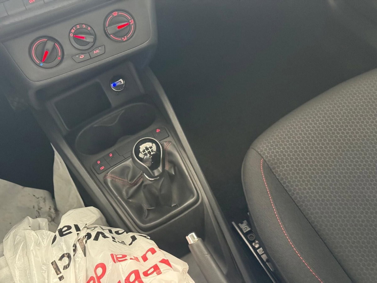 SEAT Ibiza 1.6 TDI 105 CV CR 5 porte FR (15)