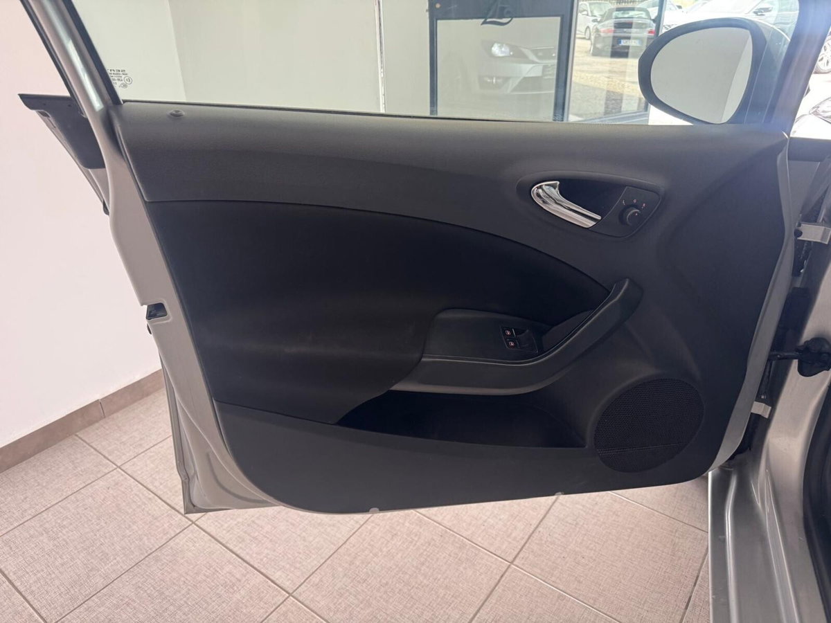 SEAT Ibiza 1.6 TDI 105 CV CR 5 porte FR (18)