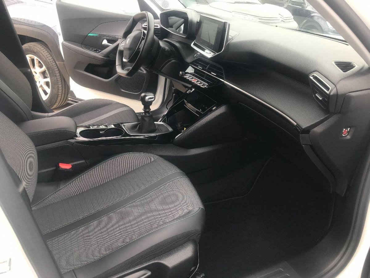 Peugeot 2008 BlueHDi 110 S&S Allure Pack (16)